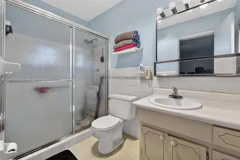 412 S Luna Court Hollywood FL 33021