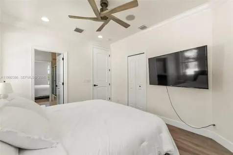 9886 Via Bernini Lake Worth FL 33467
