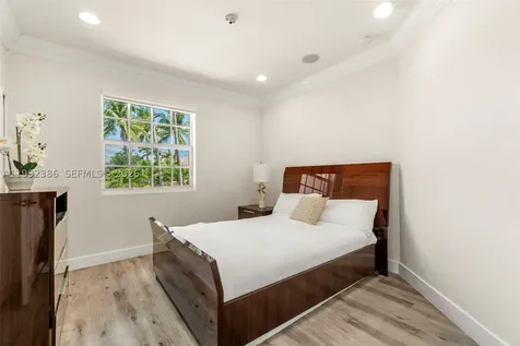 9886 Via Bernini Lake Worth FL 33467