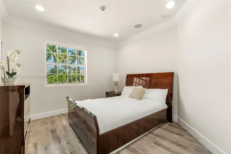 9886 Via Bernini Lake Worth FL 33467