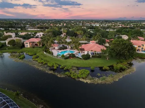 9886 Via Bernini Lake Worth FL 33467