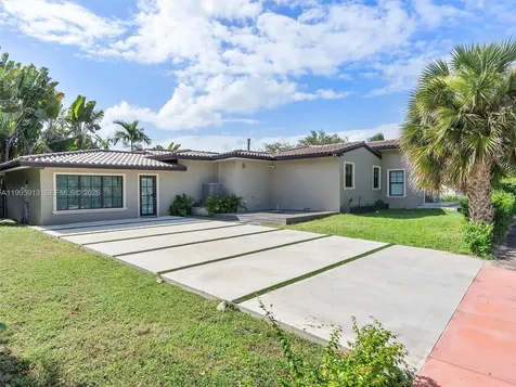 1500 Biarritz Drive Miami Beach FL 33141