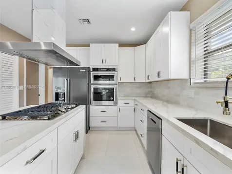 1500 Biarritz Drive Miami Beach FL 33141