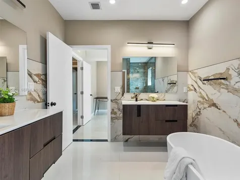 1500 Biarritz Drive Miami Beach FL 33141