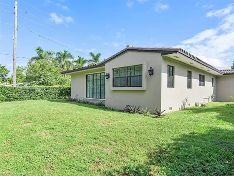 1500 Biarritz Drive Miami Beach FL 33141