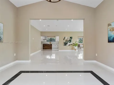 1500 Biarritz Drive Miami Beach FL 33141