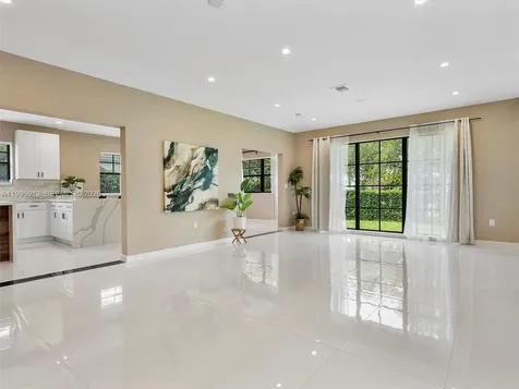 1500 Biarritz Drive Miami Beach FL 33141