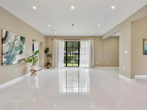 1500 Biarritz Drive Miami Beach FL 33141