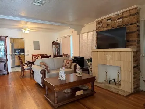 446 NW 45th Street Miami FL 33127