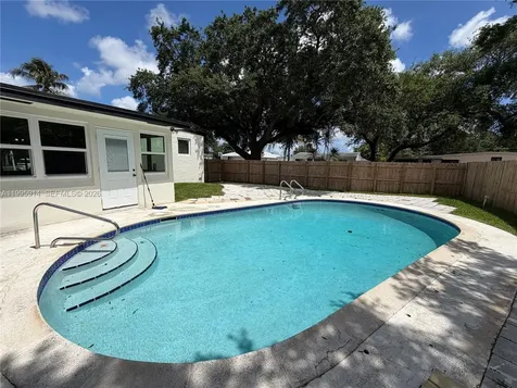 6604 Raleigh Street Hollywood FL 33024