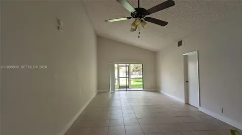 460 Lakeview Drive Weston FL 33326