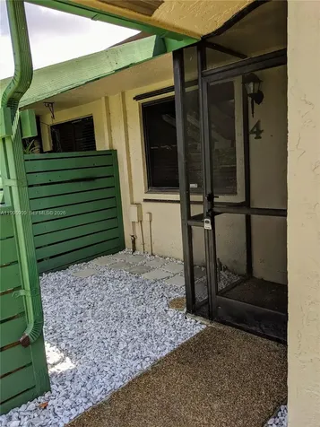 460 Lakeview Drive Weston FL 33326