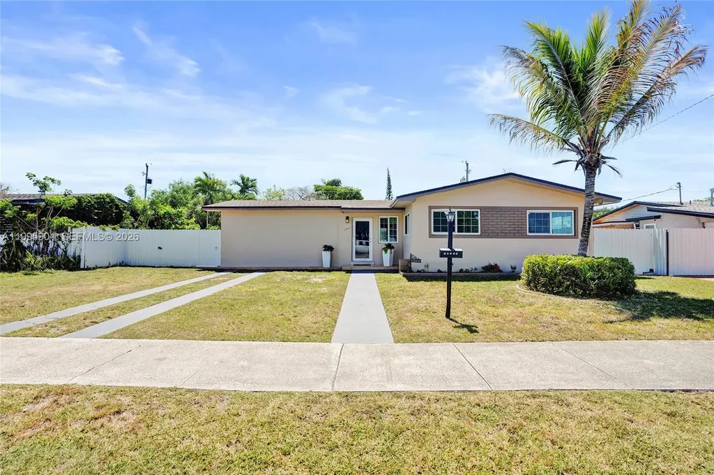 19411 Gulfstream Road Cutler Bay FL 33157