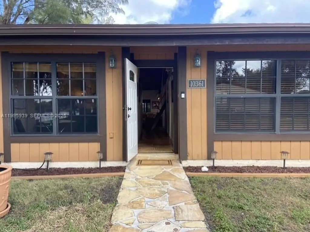 10361 Juniper Court Pembroke Pines FL 33026