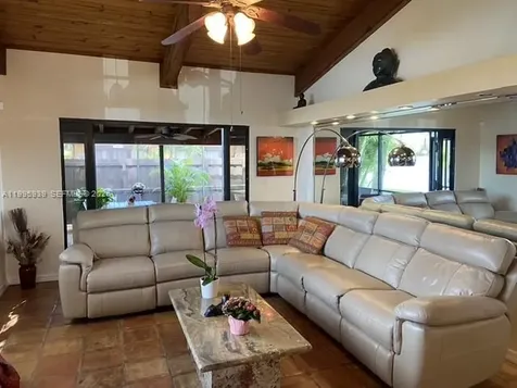 10361 Juniper Court Pembroke Pines FL 33026