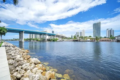 3500 Mystic Pointe Drive Aventura FL 33180