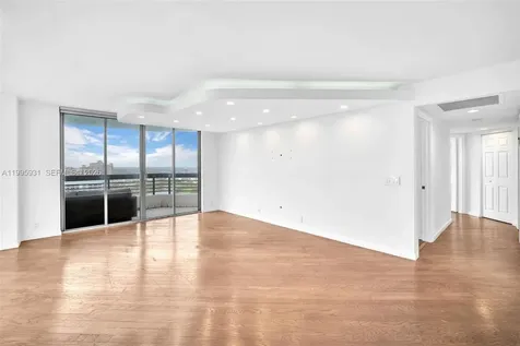 3500 Mystic Pointe Drive Aventura FL 33180