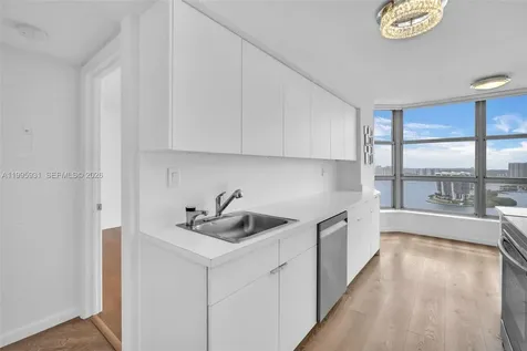 3500 Mystic Pointe Drive Aventura FL 33180