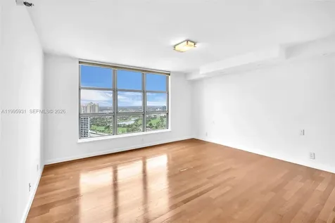 3500 Mystic Pointe Drive Aventura FL 33180