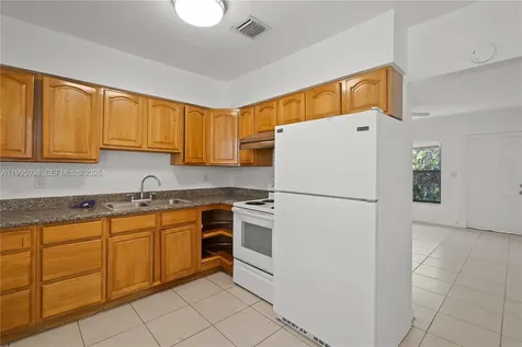 501 SW 9th Street Hallandale Beach FL 33009