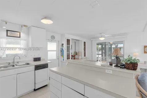 812 S Silver Circle Key Largo FL 33037
