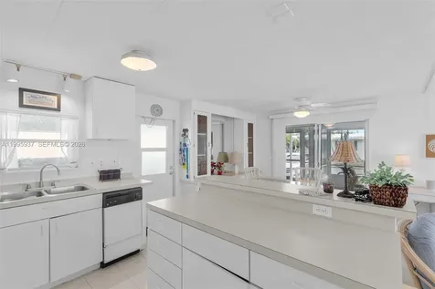 812 S Silver Circle Key Largo FL 33037