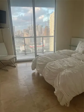 185 SW 7th Street Miami FL 33130
