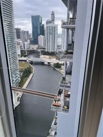 185 SW 7th Street Miami FL 33130