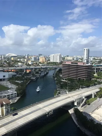 185 SW 7th Street Miami FL 33130