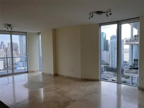 185 SW 7th Street Miami FL 33130