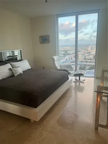 185 SW 7th Street Miami FL 33130