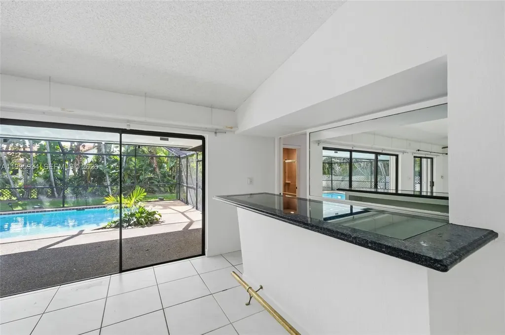 676 NW 107th Lane Coral Springs FL 33071