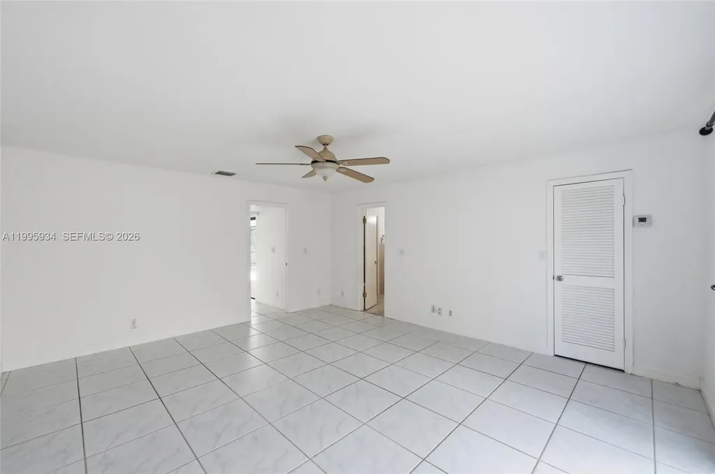 676 NW 107th Lane Coral Springs FL 33071