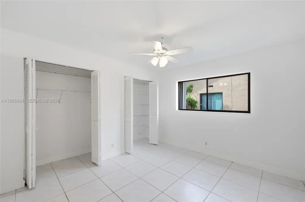 676 NW 107th Lane Coral Springs FL 33071