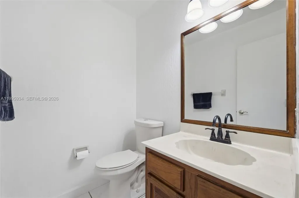 676 NW 107th Lane Coral Springs FL 33071