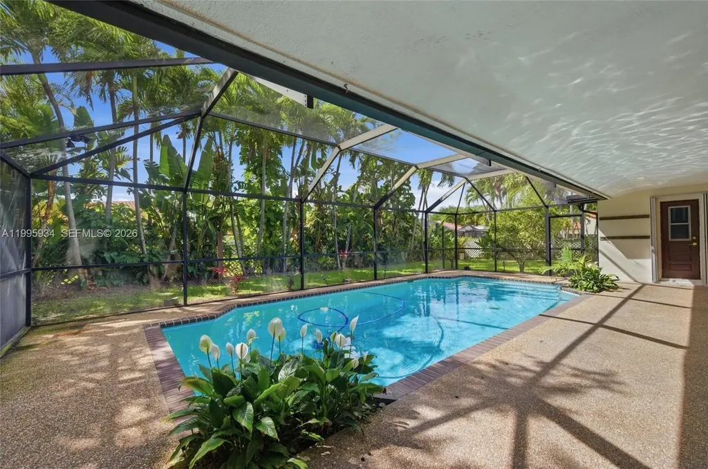 676 NW 107th Lane Coral Springs FL 33071