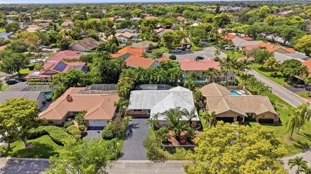 676 NW 107th Lane Coral Springs FL 33071