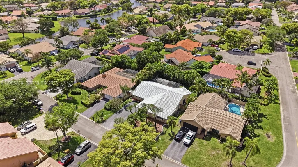 676 NW 107th Lane Coral Springs FL 33071