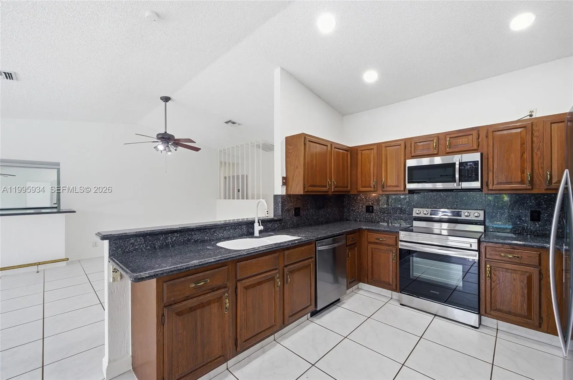 676 NW 107th Lane Coral Springs FL 33071