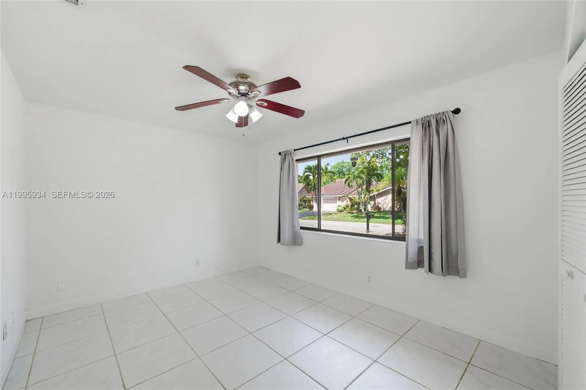 676 NW 107th Lane Coral Springs FL 33071
