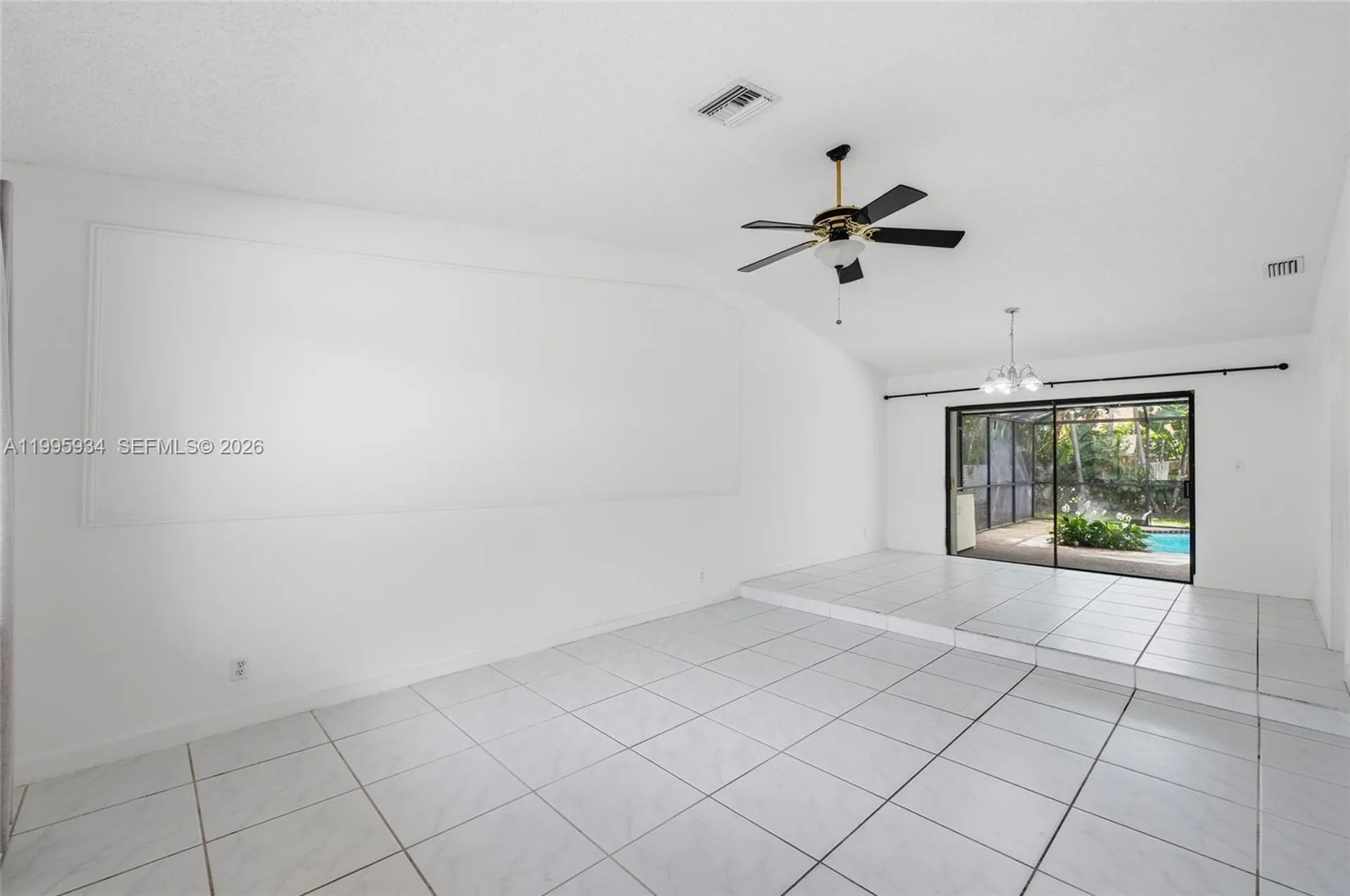 676 NW 107th Lane Coral Springs FL 33071