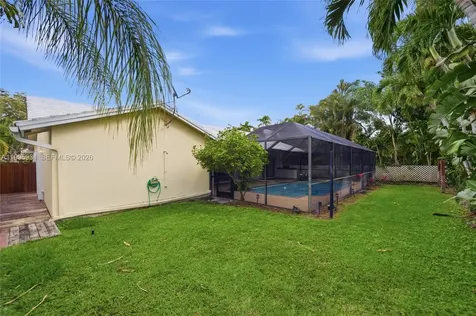676 NW 107th Lane Coral Springs FL 33071