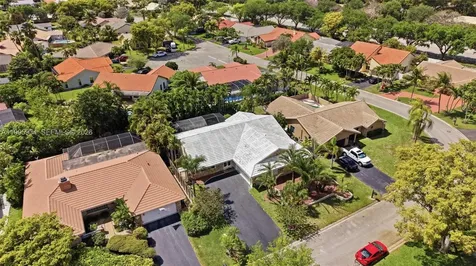 676 NW 107th Lane Coral Springs FL 33071