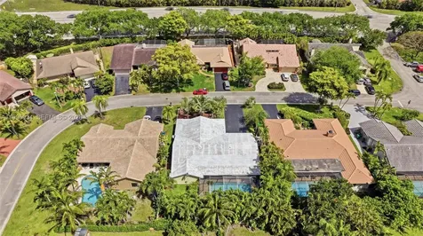 676 NW 107th Lane Coral Springs FL 33071