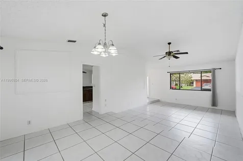 676 NW 107th Lane Coral Springs FL 33071