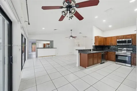 676 NW 107th Lane Coral Springs FL 33071