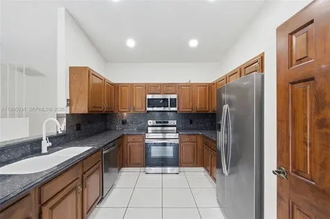 676 NW 107th Lane Coral Springs FL 33071