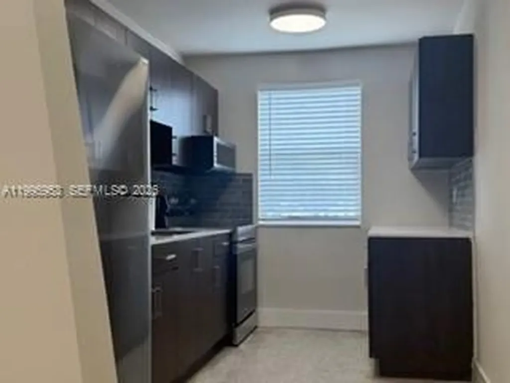 1607 NW 16th Avenue Miami FL 33125