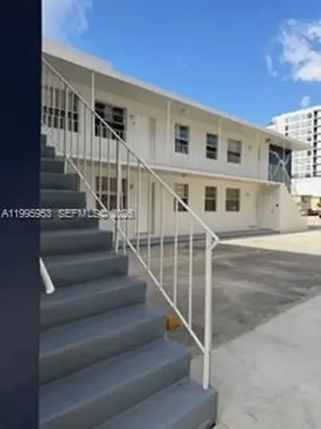 1607 NW 16th Avenue Miami FL 33125