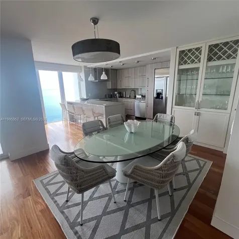 881 Ocean Drive Key Biscayne FL 33149